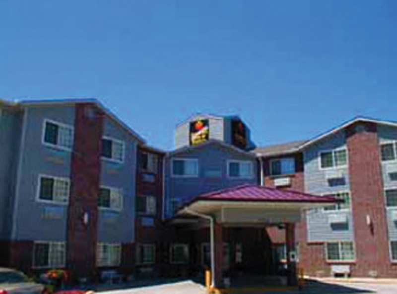 Comfort Inn & Suites Kansas City Downtown Exterior photo